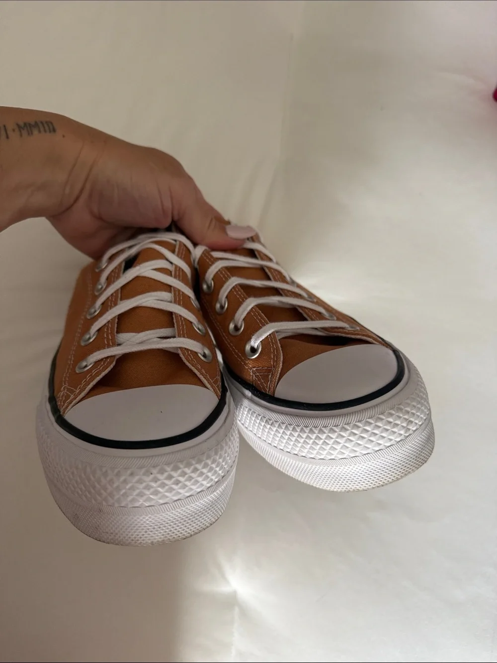 Converse Low Top all star lift Sneakers in Tan with White Accents